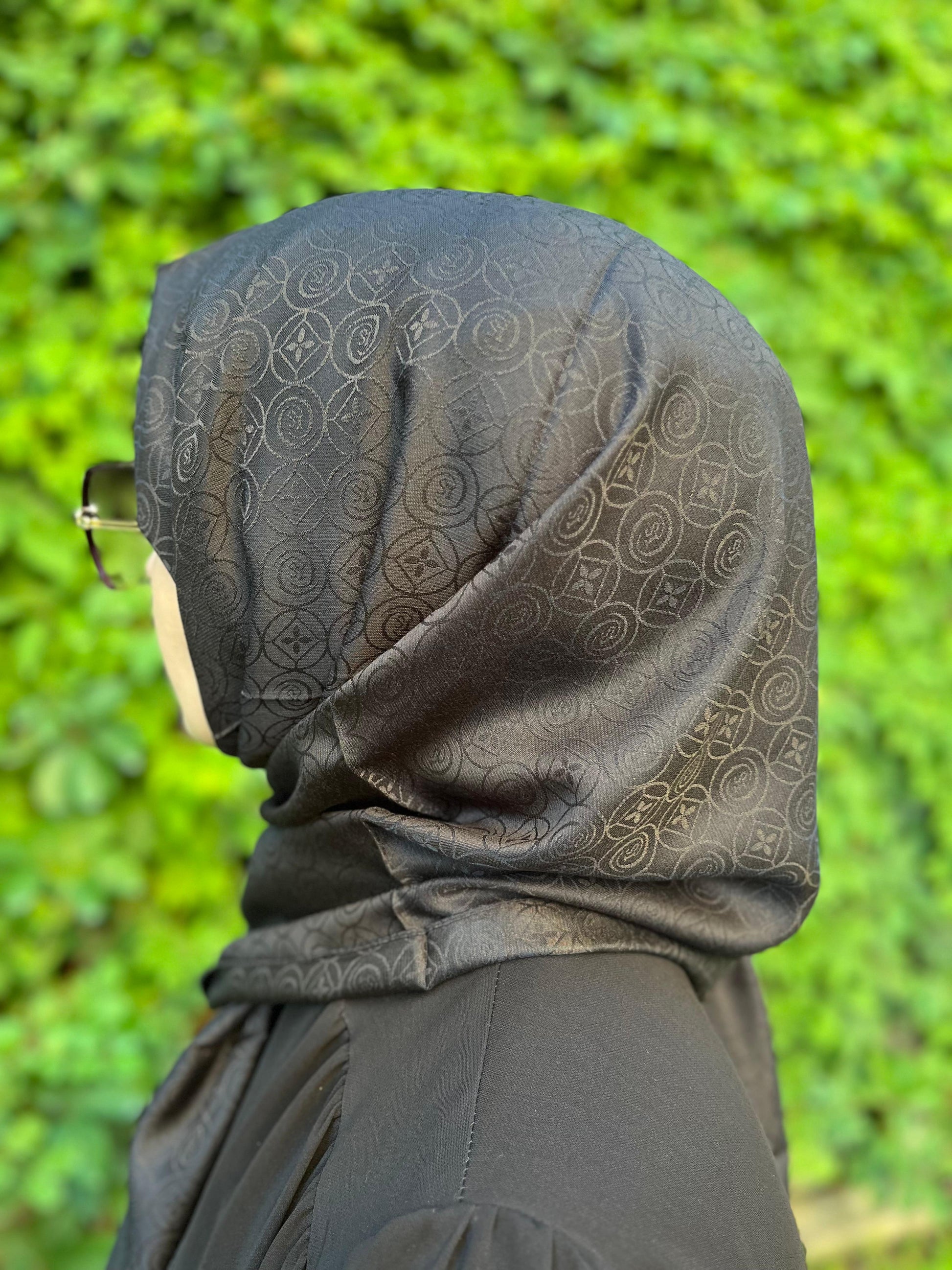 Oval Desen Viskon Şal Siyah